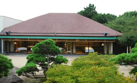 ラ セゾン 筥崎宮迎賓館